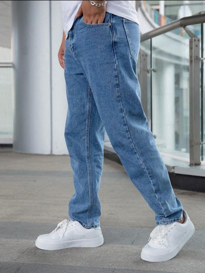 Men's Casual Loose Fit Straight Leg Jeans With Pockets