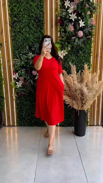 Modern Women's Short Sleeve Flowy Pocketlong Top