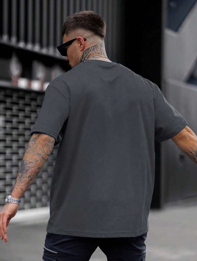 Men's One Letter Printed Round Neck Drop Shoulder.